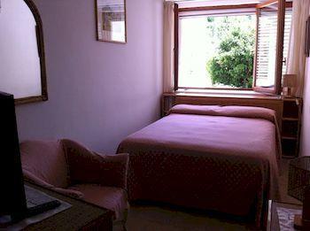 Acomodação com café da manhã  Villa Apollo B&B